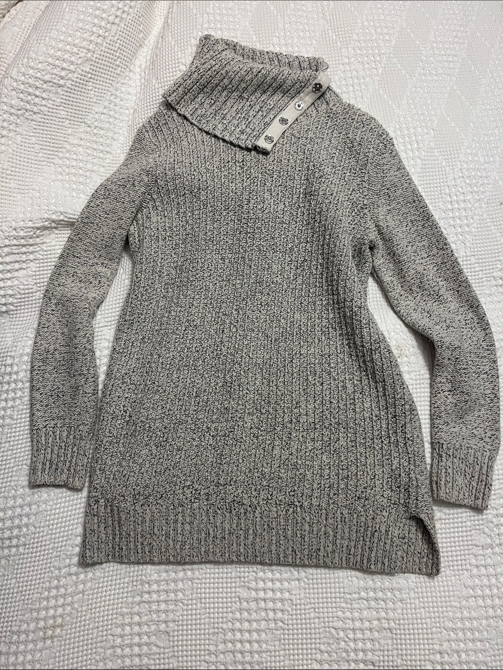 Denver Hayes Marled Gray Ribbed Funnel Neck Sweater with Snap Placket